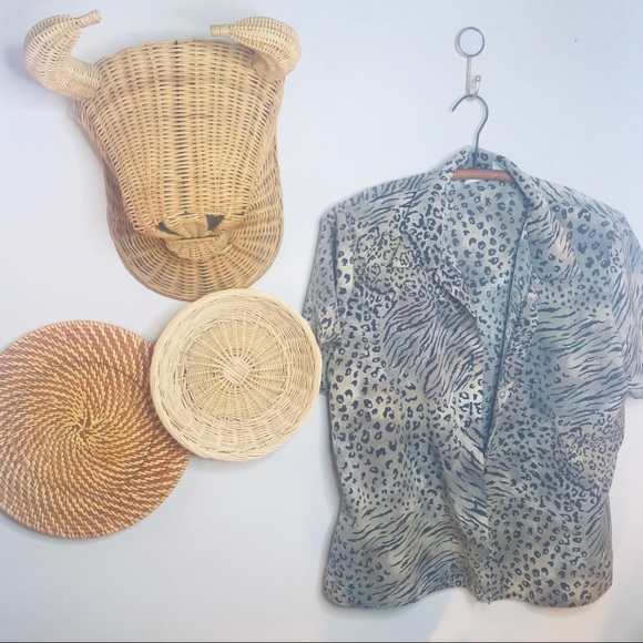vtg vsco 90s leopard print Button Up Popover - Picture 2 of 6